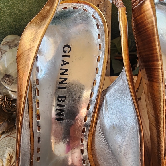 Gianni Bini Gold Glamour Heels - Picture 2 of 10